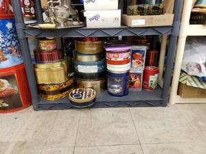 lot 8228 image: shelf of tins