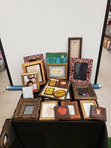 lot 8234 image: lot of picsframes