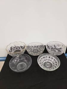 lot 8242 image: lot of clear glassCrystal bowls