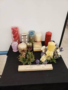 lot 8244 image: lot of candlesholders
