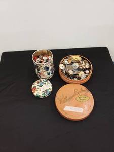lot 8245 image: lot of old buttons