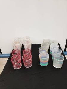 lot 8255 image: lot of plastic cups