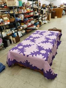 lot 8256 image: purplelavender quilt oversized twin