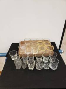 lot 8286 image: lot of juice glasses
