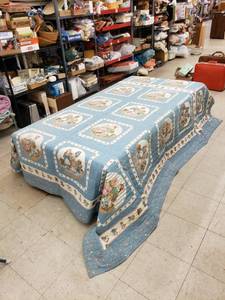 lot 8287 image: old quilt wdolls oversized twin