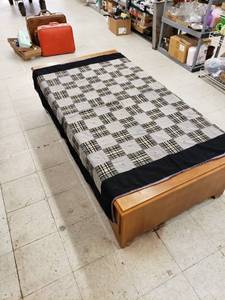 lot 8292 image: antique checkered quilt