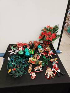 lot 8326 image: lot of vintage christmas
