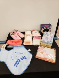 lot 8330 image: l9t of baby stuff
