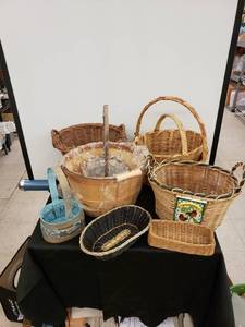 lot 8348 image: lot of baskets