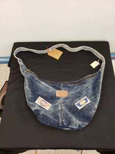 lot 8363 image: retro coca cola jean purse NWT