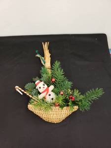 lot 8385 image: retro snowman decor