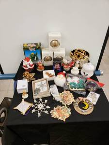 lot 8401 image: lot of christmas