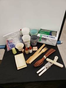 lot 8406 image: lotof misc kitchen stuff