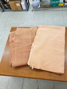 lot 8411 image: pair wool blankets