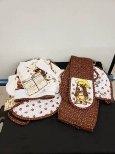 lot 8420 image: The Kitchen Shoppe Set NWT