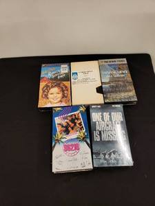 lot 8421 image: lotof VHS movies