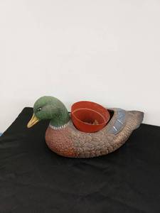 lot 8431 image: ceramic duck planter