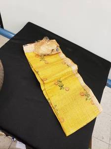lot 8432 image: hand made tableclothnapkin set