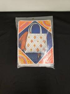 lot 8436 image: retro white diamond tote craft set NIP factory sealed