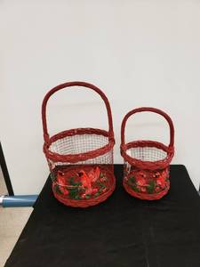 lot 8454 image: pair cardinal baskets NWT