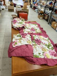 lot 8460 image: retro bed sets 2 twin