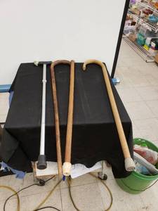 lot 8471 image: lot of canes