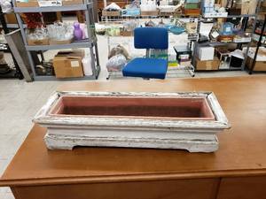 lot 8488 image: wood planter