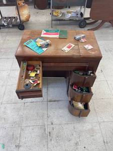 lot 4299 image: singer sewing machine table & stool with contents