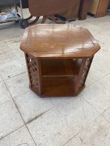 lot 4306 image: vintage side table