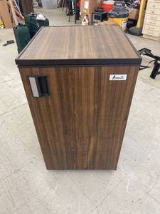 lot 4316 image: avanti small refrigerator (works)