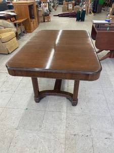 lot 4319 image: vintage dinning table & 1 leaf