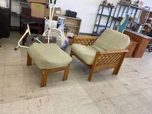 lot 4327 image: large chair & ottoman