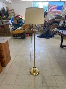 lot 4335 image: vintage brass floor lamp