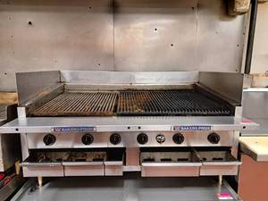 lot 2968 image: Bakers Pride Griddle Grill