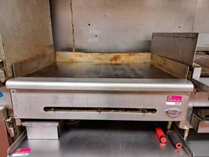 lot 2970 image: Wells Smooth Top Grill