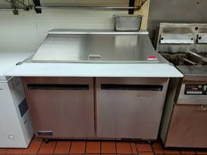lot 2973 image: Artic Air Sandwich Refrigerator - Model AMT48RZ