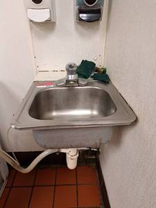 lot 9431 image: Wash Sink