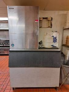 lot 9433 image: Hoshizaki Ice Machine