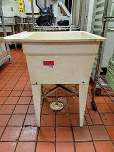 lot 9456 image: Drain Sink