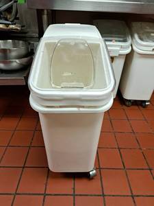 lot 20819 image: Winco Container on Wheels