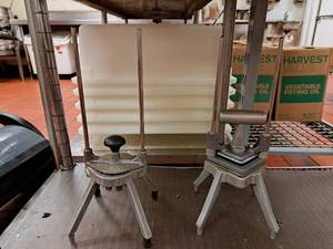 lot 20836 image: Lot of 2 Shredders