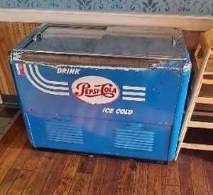 lot 32399 image: Pepsi-Cola Cooler