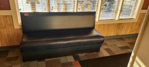 lot 32406 image: &nbspBooth Seating