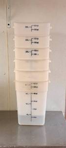 lot 44826 image: Lot of 6 Cambro 20 Liters
