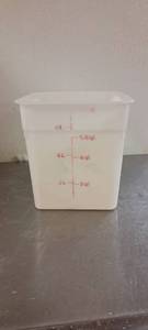 lot 44827 image: Lot of 14 Cambro 7 Liters
