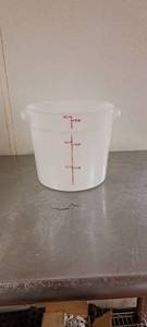 lot 44833 image: Lot of 2 6Liter Cambro
