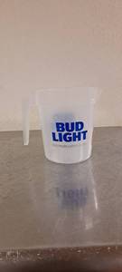 lot 44834 image: Lot Of 9 Bud Light Premium Light Lager 2 Qts