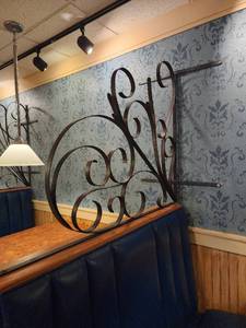 lot 49520 image: Iron Decor 4ft x 4