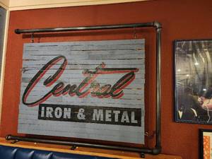 lot 49524 image: Iron and Wood Decor 4ft