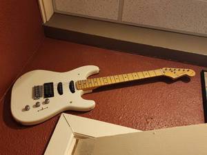 lot 49537 image: Electric Guitar